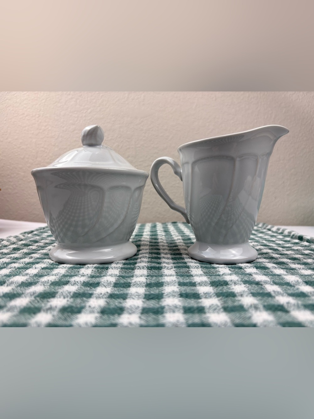 Noritake Stoneware Centennial White Creamer and Sugar Bowl with Lid Set